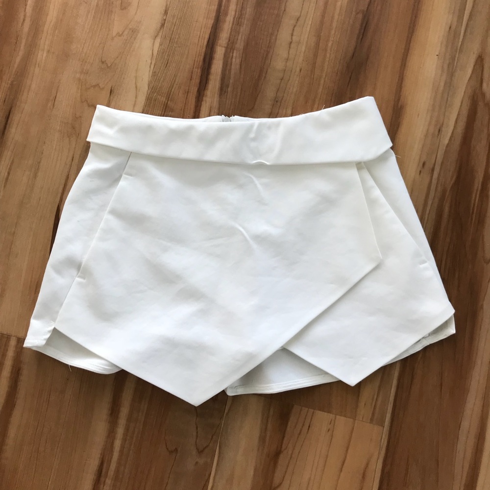 Zara Basic white skort
